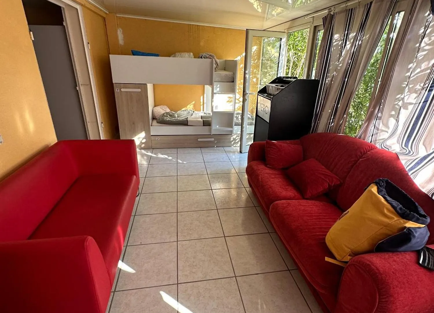 فندق-كبسولة فندق Agreable Dortoir En Bord De Jardin Lit 1 كاسْتْرْ